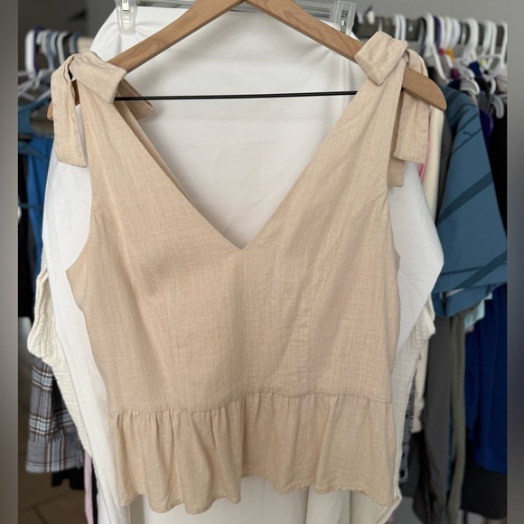 EXPRESS Chic Beige Peplum Top with Bow Straps Size Medium - Picture 3 of 9